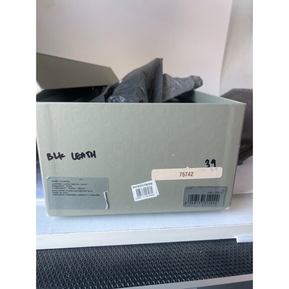 Tom Ford Padlock Black Leather Heels Women Pointed Toe Golden Kitty Heel Size 39 - Picture 13 of 13